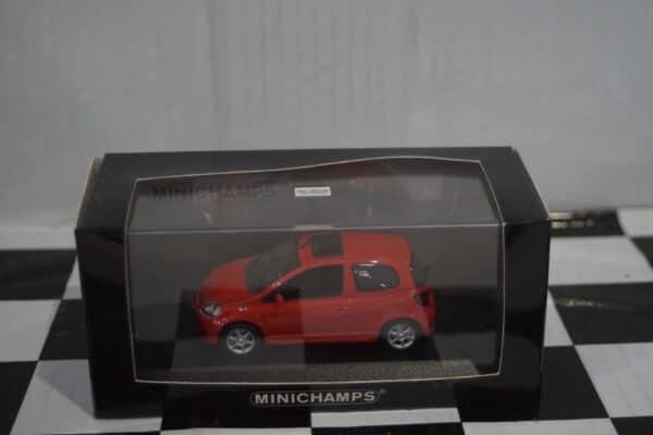 Minichamps detomaso pantera 1972 in red ref 400 127500 1:43