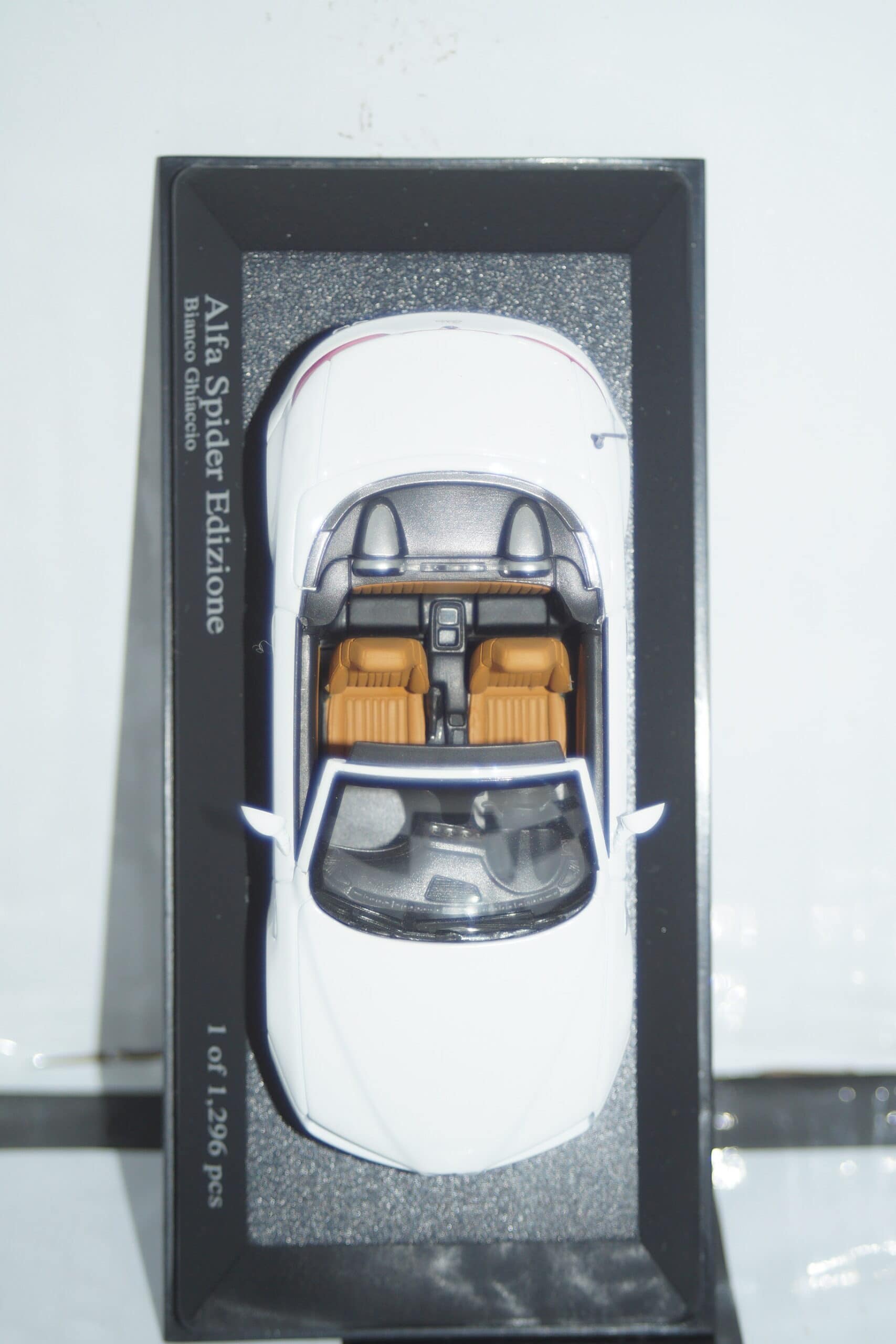 Minichamps mercedes benz r-class 2006 in red metallic 1:43 ref 400 034600