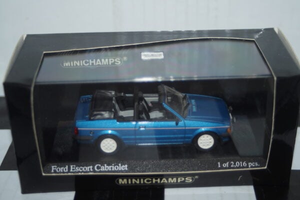 Minichamps ford taunus 12m 1963 in grey 1:43 ref 400 086101
