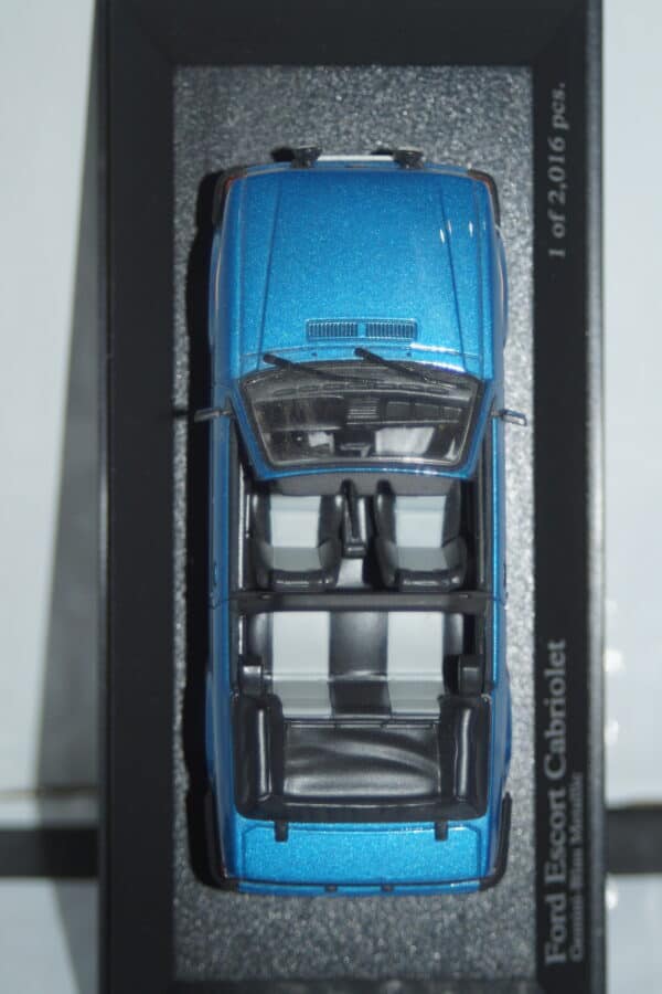Minichamps ford taunus 12m 1963 in grey 1:43 ref 400 086101