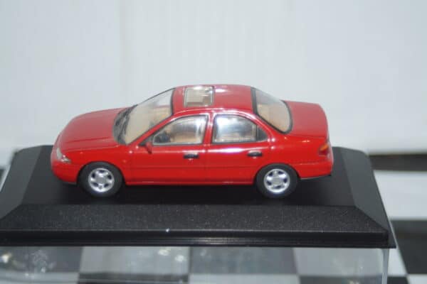 Minichamps ford capri mk3 1982 in red  1:43 ref 400 082225