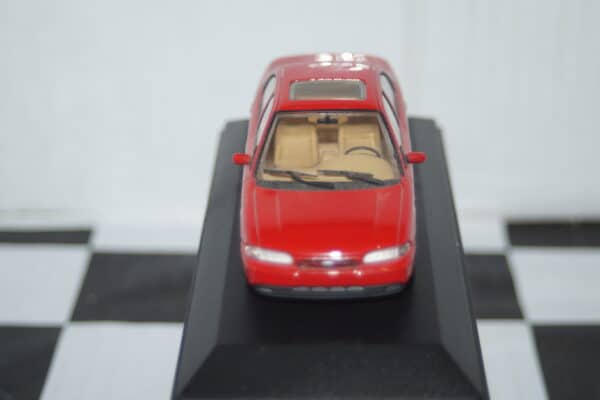 Minichamps ford capri mk3 1982 in red  1:43 ref 400 082225