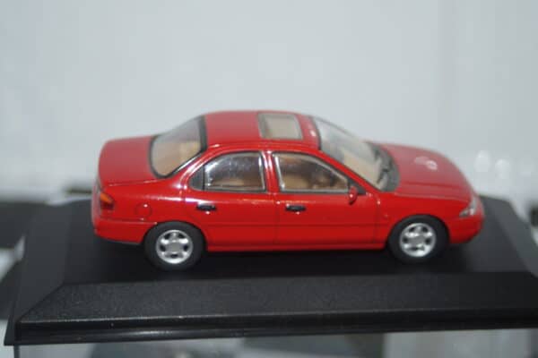 Minichamps ford capri mk3 1982 in red  1:43 ref 400 082225