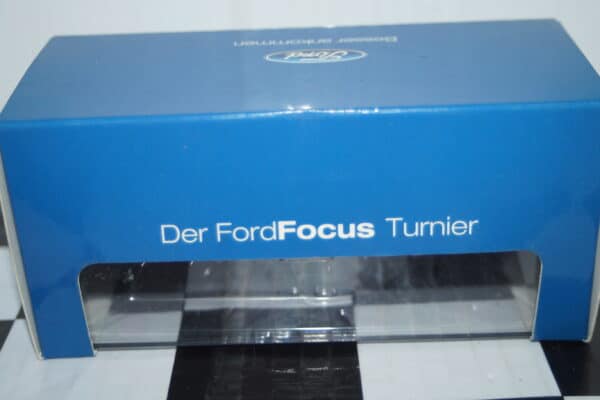 Minichamps ford focus estate blue (dealer box)  1:43