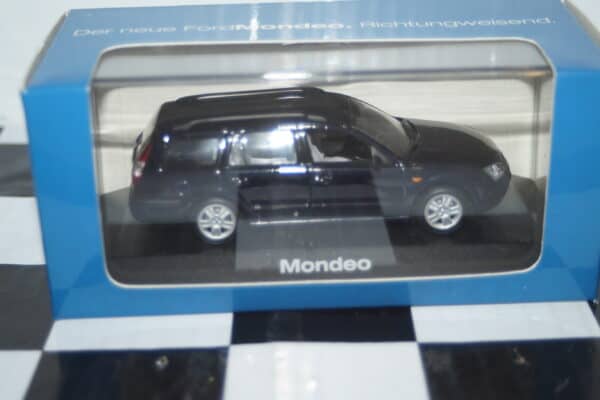 Minichamps ford mondeo black (dealer box) 1:43 (small repaired tear on sleeve)