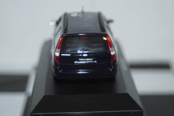 Minichamps ford mondeo mk3 estate blue (dealer box) ref  ind2022196 1:43