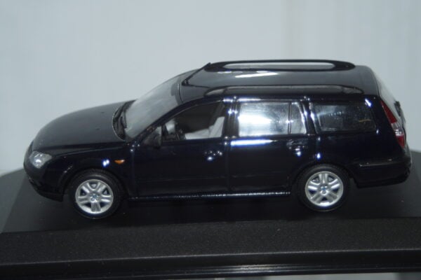 Minichamps ford mondeo mk3 estate blue (dealer box) ref  ind2022196 1:43