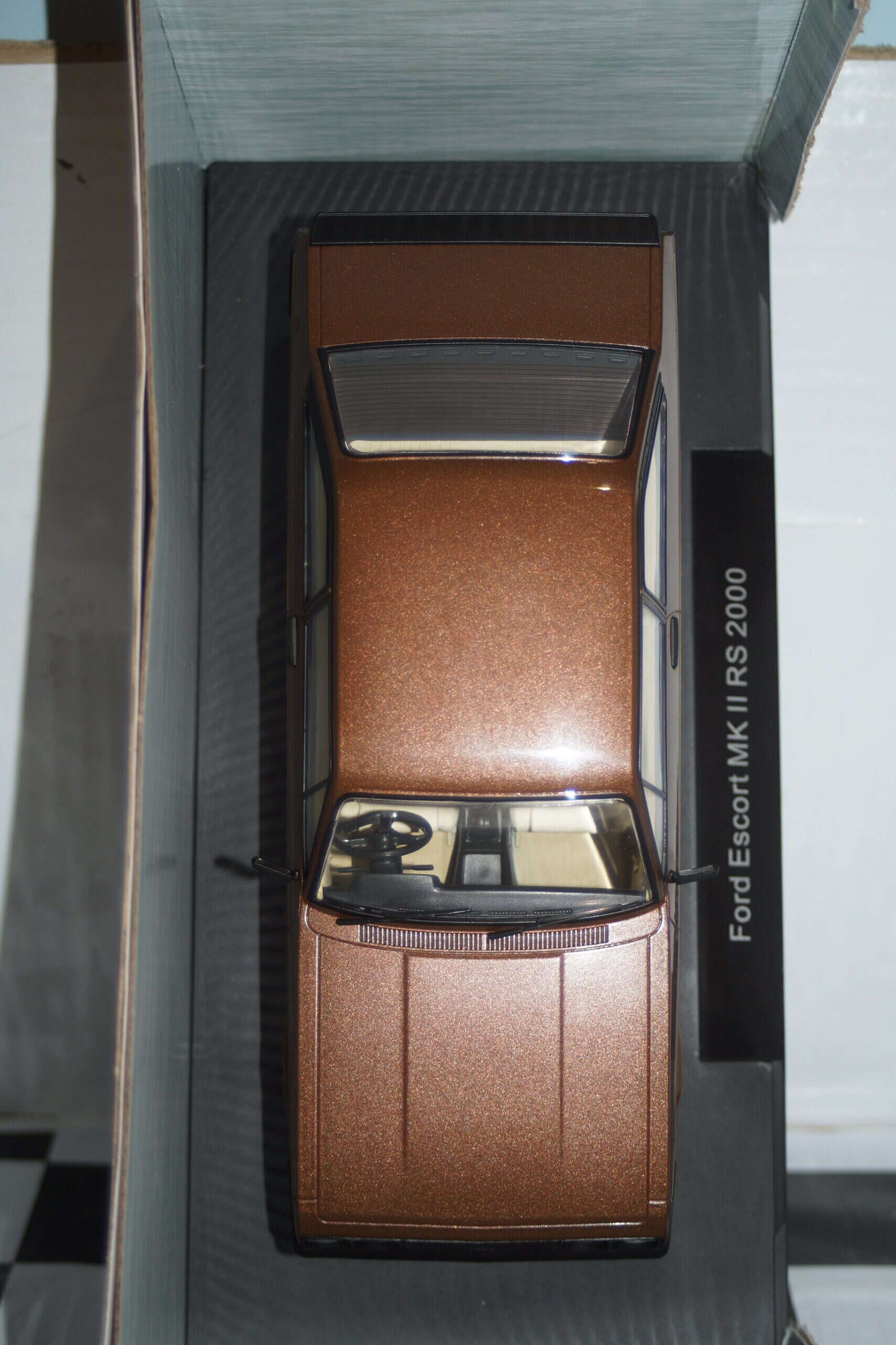 Model car group ford escort mk2 rs2000 in brown metallic mcg18530