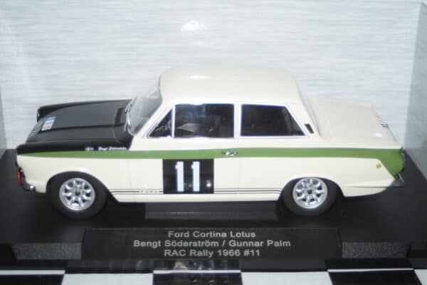 Model car group ford cortina (lotus) rac rally 1966 in white #11 ref mcg18435r in 1:18th