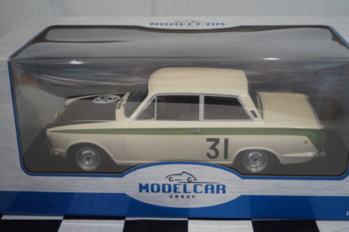 Model car group vauxhall cavalier sri 1981 in white ref mcg18582 1:18th