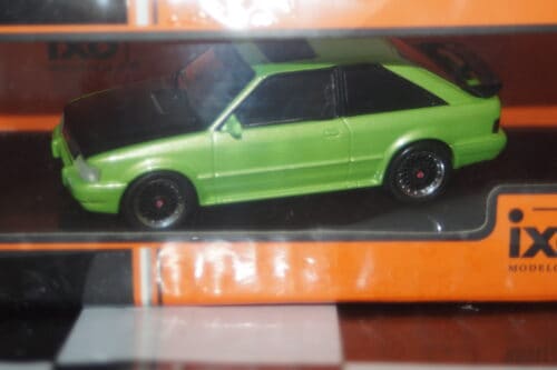 Ixo ford escort mk iv xr3i 1990 in green and black diecast 1:43 clc584n