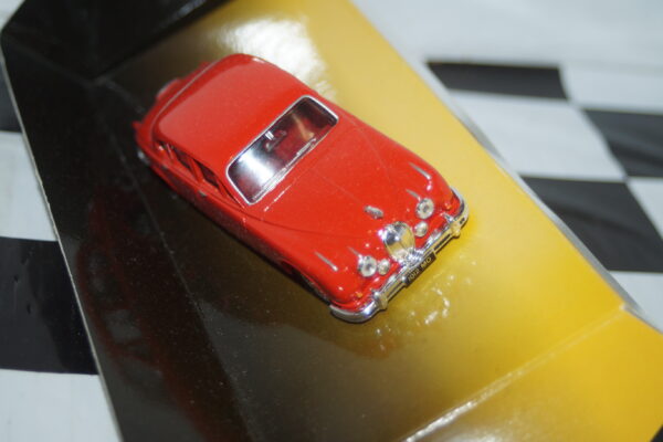 Corgi jaguar mk2 from buster in red  ref 01801 1/43rd