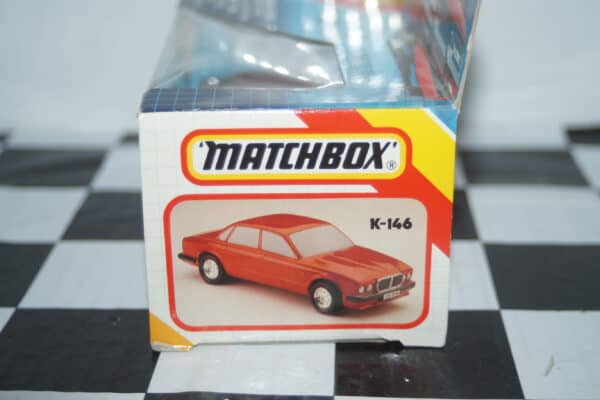 Matchbox superkings jaguar xj6 in metallic red ref k-146 in 1:36