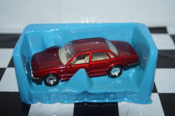 Matchbox superkings jaguar xj6 in metallic red ref k-146 in 1:36