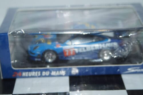 Spark porsche 997 gt3 rsr lm 2010 winner 1:43 ref s2583 wrong sleeve