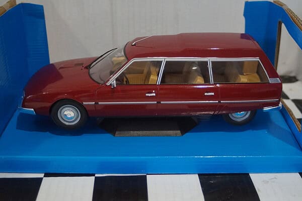 Model car group citroen cx break in maroon ref mcg18086 1:18th