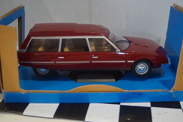 Model car group citroen cx break in maroon ref mcg18086 1:18th