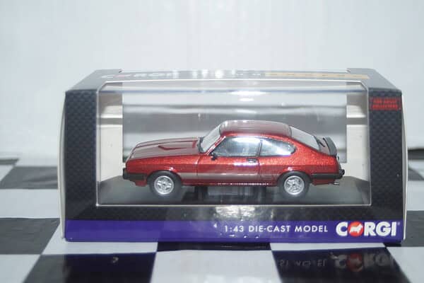 Vanguards ford capri mk3 2.0s red metallic 1/43 ref  va10824