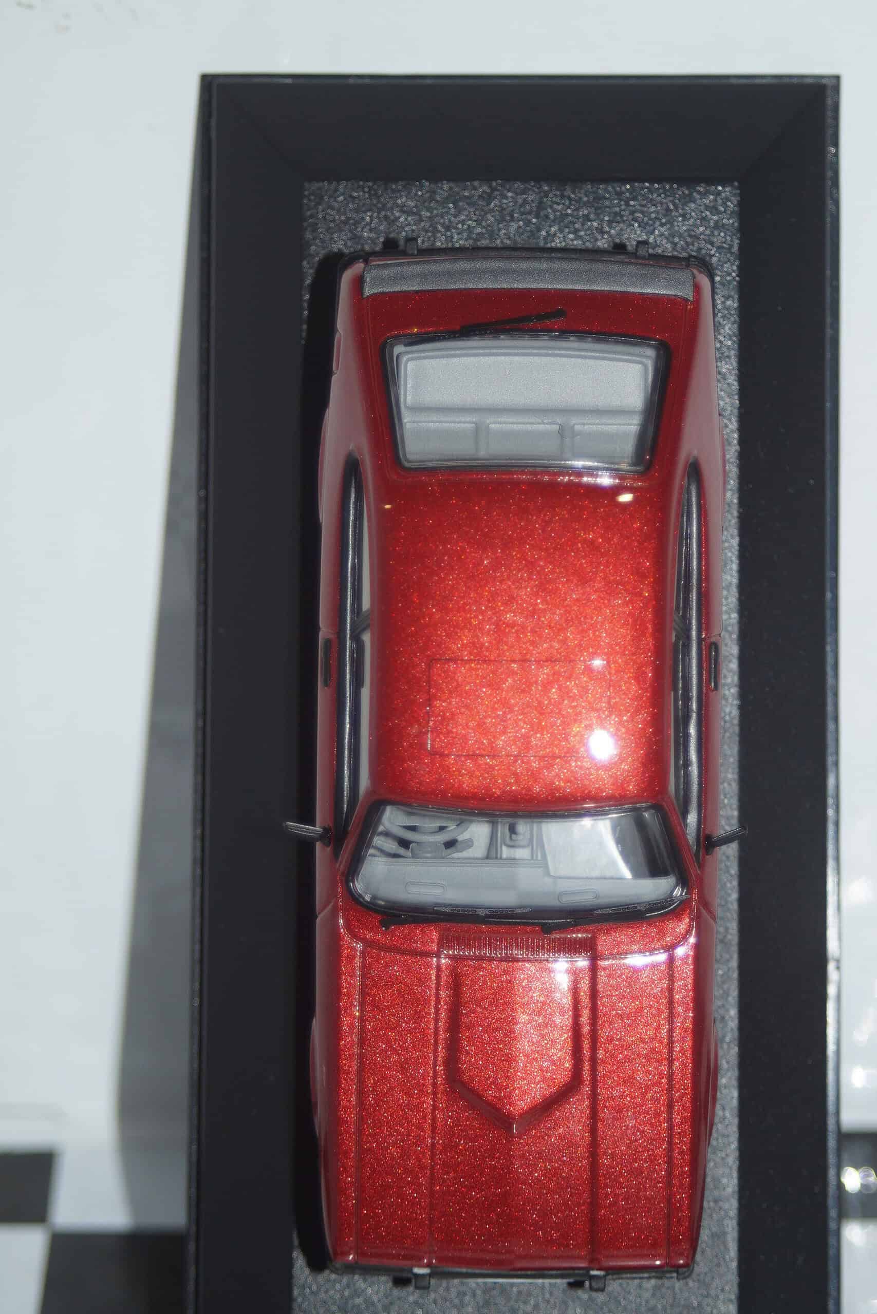 Vanguards ford capri mk3 2.0s red metallic 1/43 ref  va10824