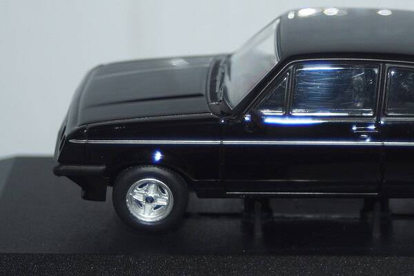 Vanguards ford escort mk2 rs2000 black 1/43 ref  va14906