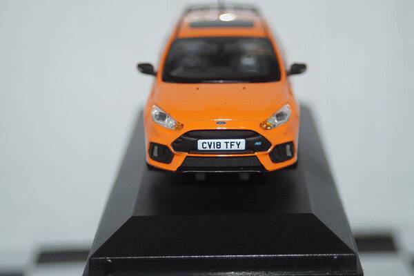 Vanguards ford focus mk3 rs orange 1/43 ref  va15306