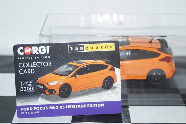 Vanguards ford focus mk3 rs orange 1/43 ref  va15306
