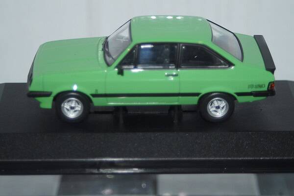 Vanguards ford escort mk2 rs2000 green 1/43 ref  va14907