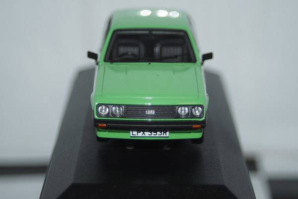 Vanguards ford escort mk2 rs2000 green 1/43 ref  va14907