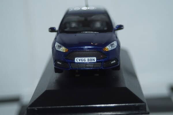 Vanguards ford focus mk3 st blue 1/43 ref  va15307