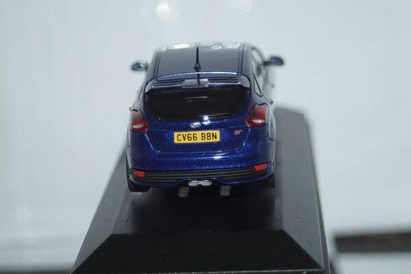 Vanguards ford focus mk3 st blue 1/43 ref  va15307