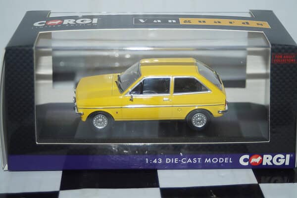 Vanguards ford fiesta mk1 1.1 ghia yellow 1/43 ref  va12513