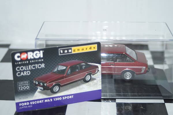 Vanguards ford escort mk2 1300 sport  red 1/43 ref  va12623