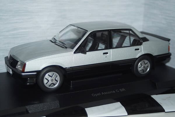 Model car group opel ascona / cavalier c sr 1981 in silver mcg18460 1:18th