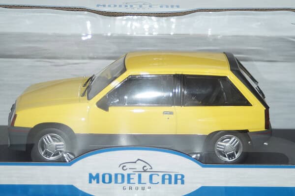 Model car group opel corsa a sr / nova in yellow mcg18431 1:18th