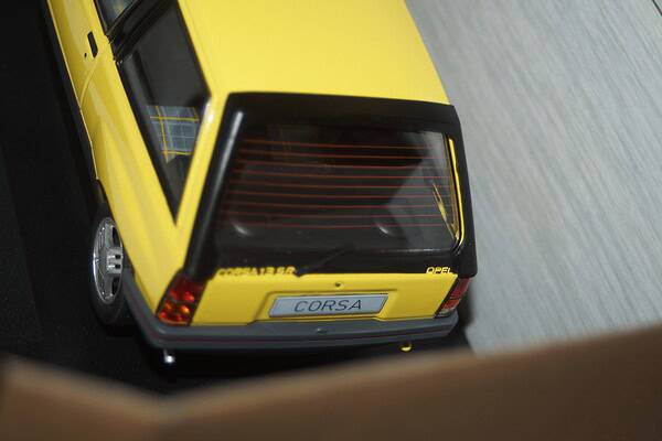Model car group opel corsa a sr / nova in yellow mcg18431 1:18th