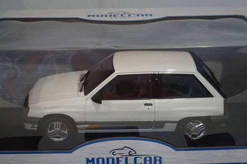 Model car group opel corsa a / nova sprint in white mcg18432 1:18th