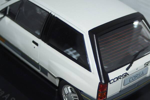 Model car group opel corsa a / nova sprint in white mcg18432 1:18th
