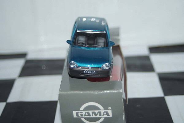 Gama vauxhall corsa turquoise in vauxhall box 1:43 scale