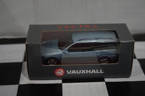 Schuco vauxhall / opel vectra estate blue in dealer box @ 1:43 scale