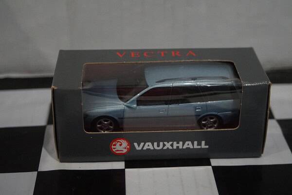 Schuco vauxhall / opel vectra estate blue in dealer box @ 1:43 scale
