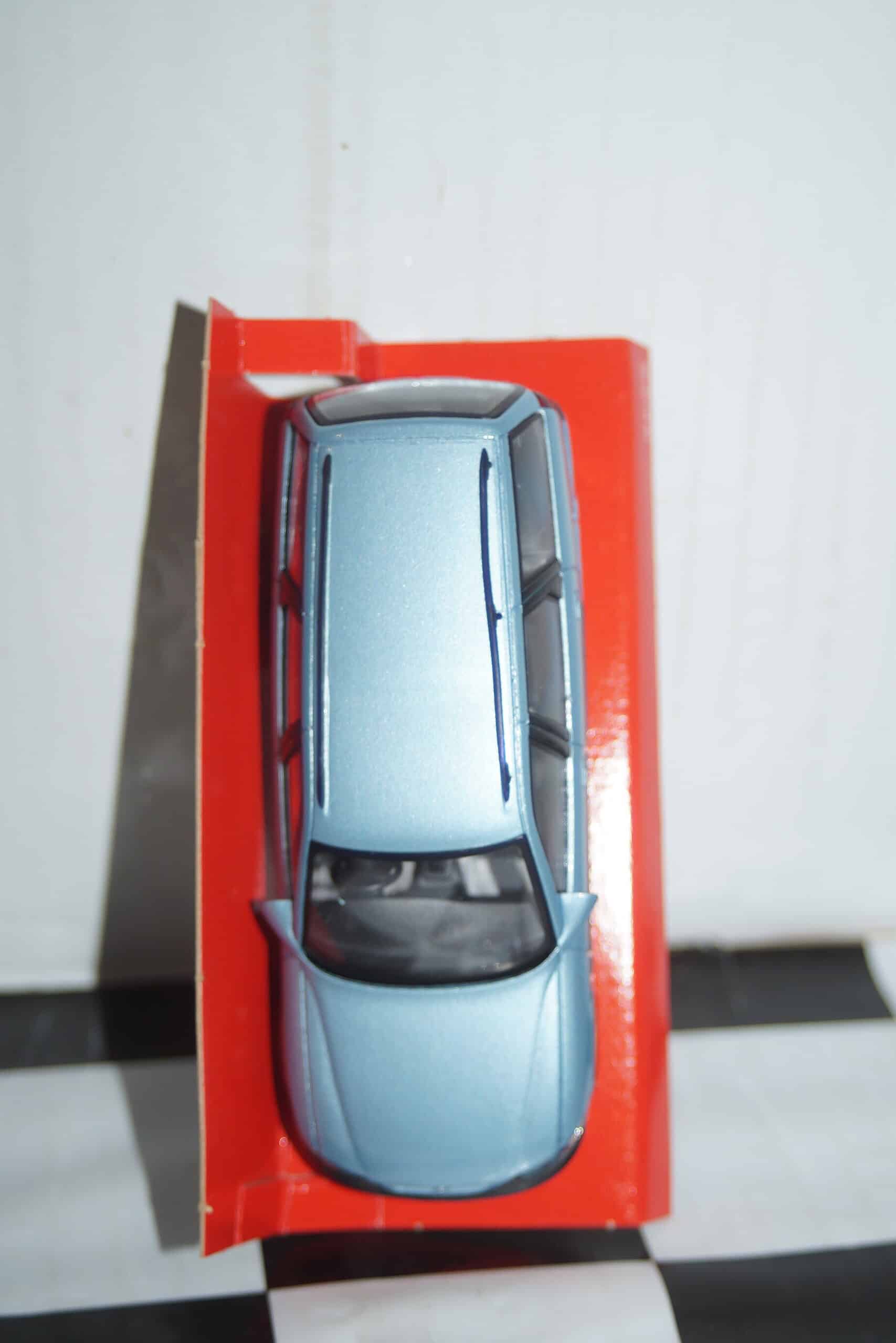 Schuco vauxhall / opel vectra estate blue in dealer box @ 1:43 scale