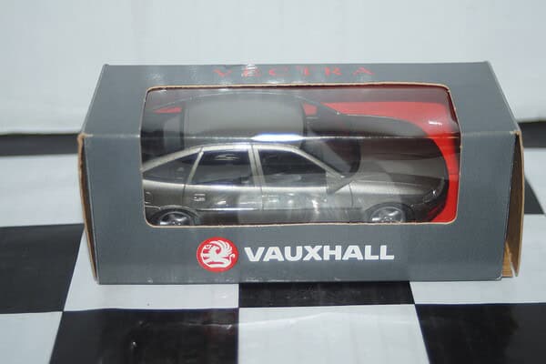 Schuco vauxhall / opel vectra estate blue in dealer box @ 1:43 scale