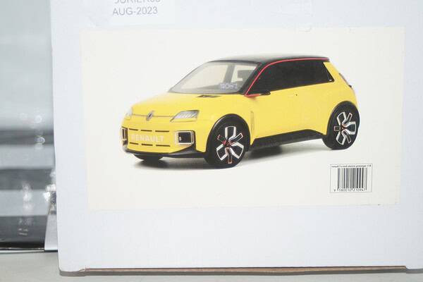 Otto renault 5 e-tech electric prototype 1/18 resin ot406