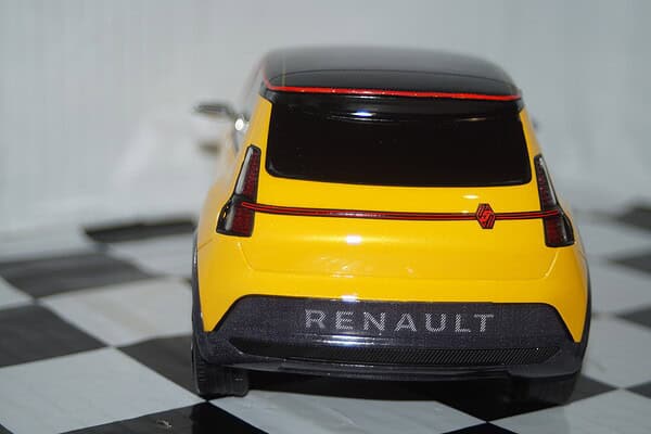 Otto renault 5 e-tech electric prototype 1/18 resin ot406