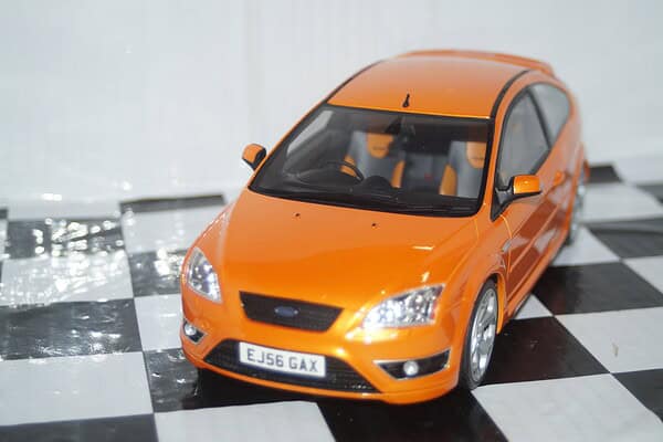 Otto ford focus st edition orange 2016 1:18 ot1078