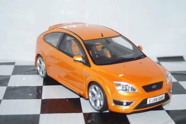 Otto ford focus st edition orange 2016 1:18 ot1078