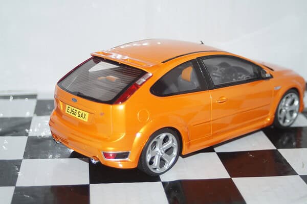 Otto ford focus st edition orange 2016 1:18 ot1078