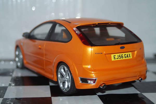 Otto ford focus st edition orange 2016 1:18 ot1078