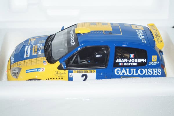 Otto renault clio rally 2004 1:18 ot1152