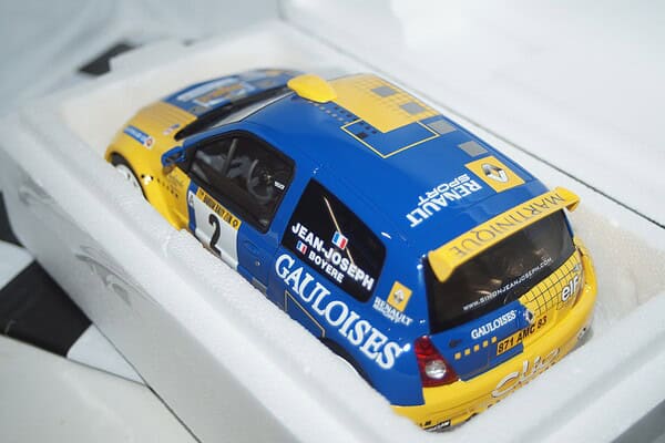 Otto renault clio rally 2004 1:18 ot1152